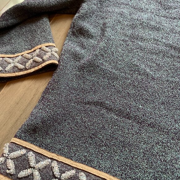 Purplish blue sleeveless top & cardigan with beaded embroidery/faux fur collar - Picture 9 of 14